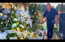 Kononowicz odwiedza na cmentarzu Majora