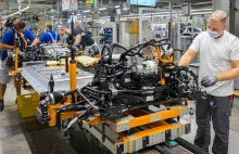 Niemcy wstrzymują produkcję aut elektrycznych. Staną fabryki Volkswagena