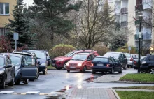 Zlikwidują setki miejsc parkingowych. Mieszkańcy będą blokować rondo