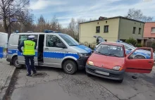 Policyjny pościg ulicami trzech śląskich miast. Kierowca uciekał fiatem seicento