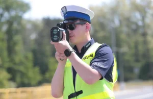 Ostrzegał przed kontrolą prędkości i zamigał światłami zielonogórskiej policji.