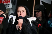 Żona Mariusza Kamińskiego brała udział w manifestacji, chociaż jest sędzią