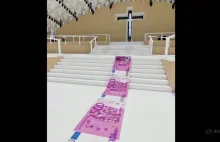 Anglia: Krowy wypadły z pędzącego tira. Ruch na autostradzie został wstrzymany -