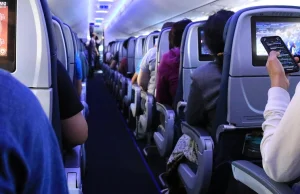Stewardessa okradziona podczas lotu do Kolumbii. Pasażer przywłaszczył sobie tys
