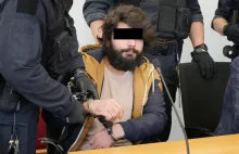 Afgański przestępca seksualny masakruje współlokatora i.."