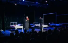 Aktor przerwał spektakl, bo dziecko z niepełnosprawnością zaczęło się śmiać