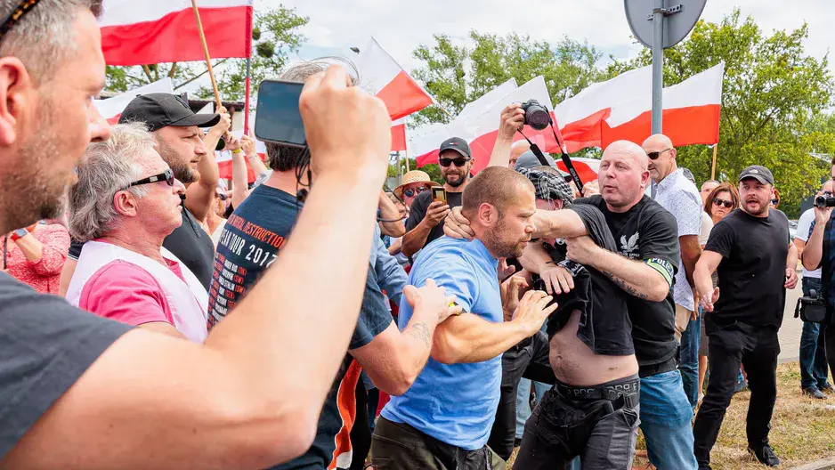 Bójka na konferencji Kaczyńskiego xD