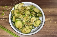 Sałatka z ogórkiem w stylu azjatyckim