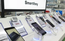 "Podatek od smartfonów" bez ustawy. Elektronika zdrożeje już od stycznia