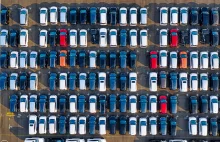 Tysiące niesprzedanych elektryków zalega na niemieckich parkingach