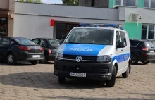 Napad na pocztę w Gnieźnie. Na miejscu policja i pogotowie