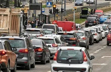 Straszą, że "globaliści chcą zabrać ci auto". Ile w tym prawdy?