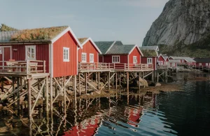 Lofoty - niezwykłe wyspy Norwegii. Plaże są tutaj jak na Bora Bora.