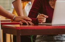 Opinia. Jak rodzice traktują nauczycieli. "Powstrzymajcie się od oskarżeń"