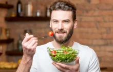 Mężczyźni na diecie wegańskiej są postrzegani jako mniej męscy, dowodzi badanie