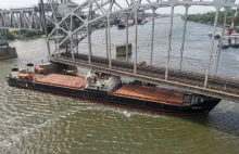 Rosyjski statek uderzył w most! Przerwa w dostawach na Krym