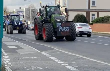 "Konwoje traktorów zablokowały kluczowe trasy komunikacyjne" Niemcy stoją!