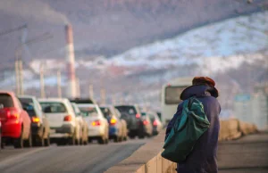 Rodzina nie odbierała, więc ruszył z Łodzi na Podkarpacie pieszo