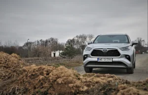 Test: Toyota Highlander Hybrid - 7 osób w suvie | Moto Pod Prąd