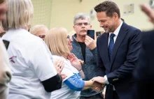 Rafał Trzaskowski zapowiedział zwolnienia kobiet z pracy.