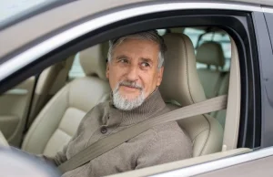 Seniorzy są znacznie lepszymi kierowcami niż młodzi? Dane są jednoznaczne