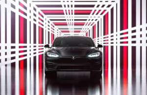 Tesla nawet po obniżkach cen zarabia na aucie dużo więcej niż inni!
