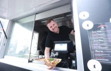 Filip Chajzer zamknął kebaba w Katowicach, bo mu śmierdziało pod dworcem.