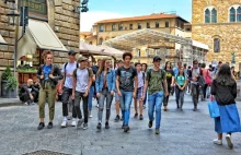Jedna trzecia młodych Włochów chce wyjechać z kraju.Spada również liczba urodzeń