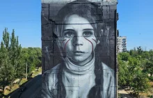 Mural w okupowanym Mariupolu na podstawie skradzionego zdjęcia
