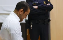 Dani Alves usłyszał wyrok za gwałt, został skazany na 4.5 roku więzienia.