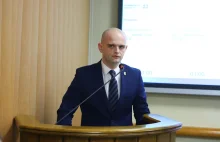 Starosta płocki podczas sesji rady powiatu: Przepraszam PetroNews