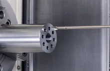 Wiercenie głębokich otworów w metalu wbranży lotniczej oraz form i matryc