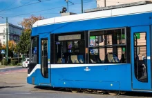 Wybuch i ogień na dachu tramwaju w Krakowie [NAGRANIE]