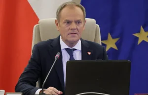 Tusk ogłasza koniec prac domowych dla uczniów