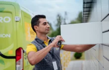 Taniej wysłać bagaż za granicę Paczkomatem, niż zabierać go na pokład WizzAir