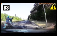 Motocyklista wyprzedza lewą stroną wysepki, jedzie pod prąd