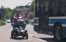 Kierowcy nie wpuszczali do autobusu niepełnosprawnego 65-latka.