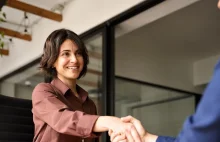 Paradoks rynku pracy: jedni szukają jej miesiącami, inni narzekają na wakaty