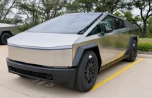 Armia USA kupi samochody Muska, by je zniszczyć.