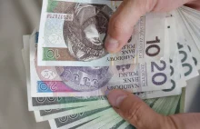 Tyle zarabiają Polacy. Jedna grupa o kilkadziesiąt proc. więcej niż średnia