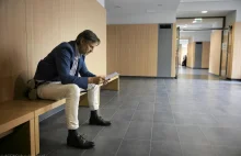 Spisek lekarski. Dentysta wrabiał sąsiada w uszkodzenie ciała, pomagał znajomy o