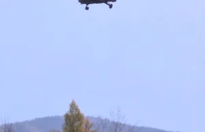 Helikopter w akcji - zerwane poszycie dachu - Jelenia Góra
