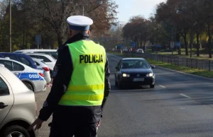 Kurs redukujący punkty karne. Zobacz jak wygląda szkolenie i kto może z niego sk