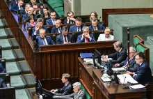 Ile powinni zarabiać członkowie rządu? Polacy mówią jasno