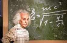 Niemieccy naukowcy szkolą sztuczną inteligencję, aby myślała jak Einstein