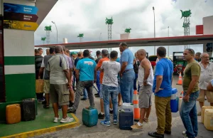 Benzyna na Kubie drożeje pięciokrotnie. Kubańczycy ruszyli na stacje