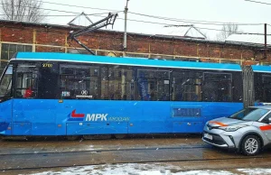MPK apeluje o ostrożność i przypomina: tramwaj nie wyhamuje tak szybko jak samoc