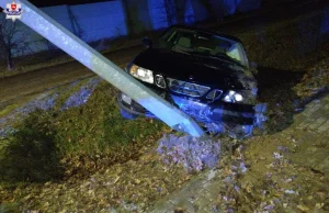 Jechał do dziewczyny. 13-latek rozbił się na słupie