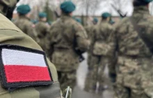 Zatrzymanym na granicy polskim żołnierzom obniżono pensje o połowę