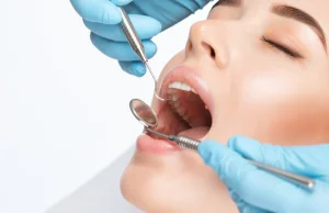 Koniec z implantami, plombami i leczeniem kanałowym. Rewolucja w leczeniu zębów